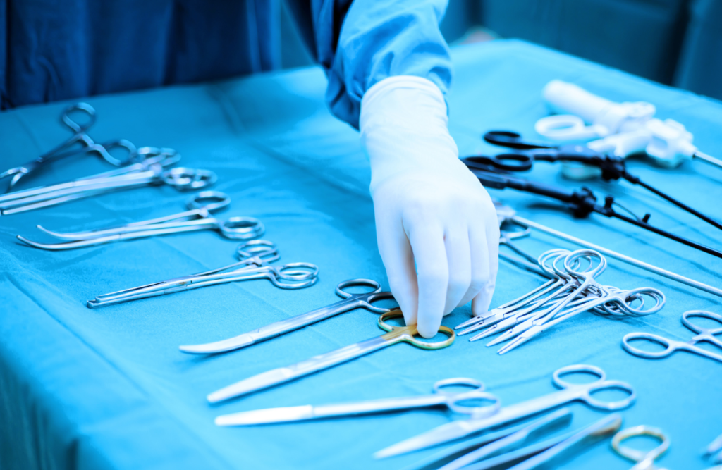 How to Select High-Quality Scissors & Clamps for Precision Surgery